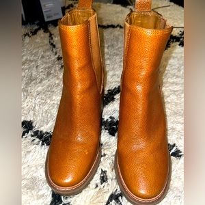 ***Like New*** Tory Burch Lug Sole Chelsea Bootie 70mm